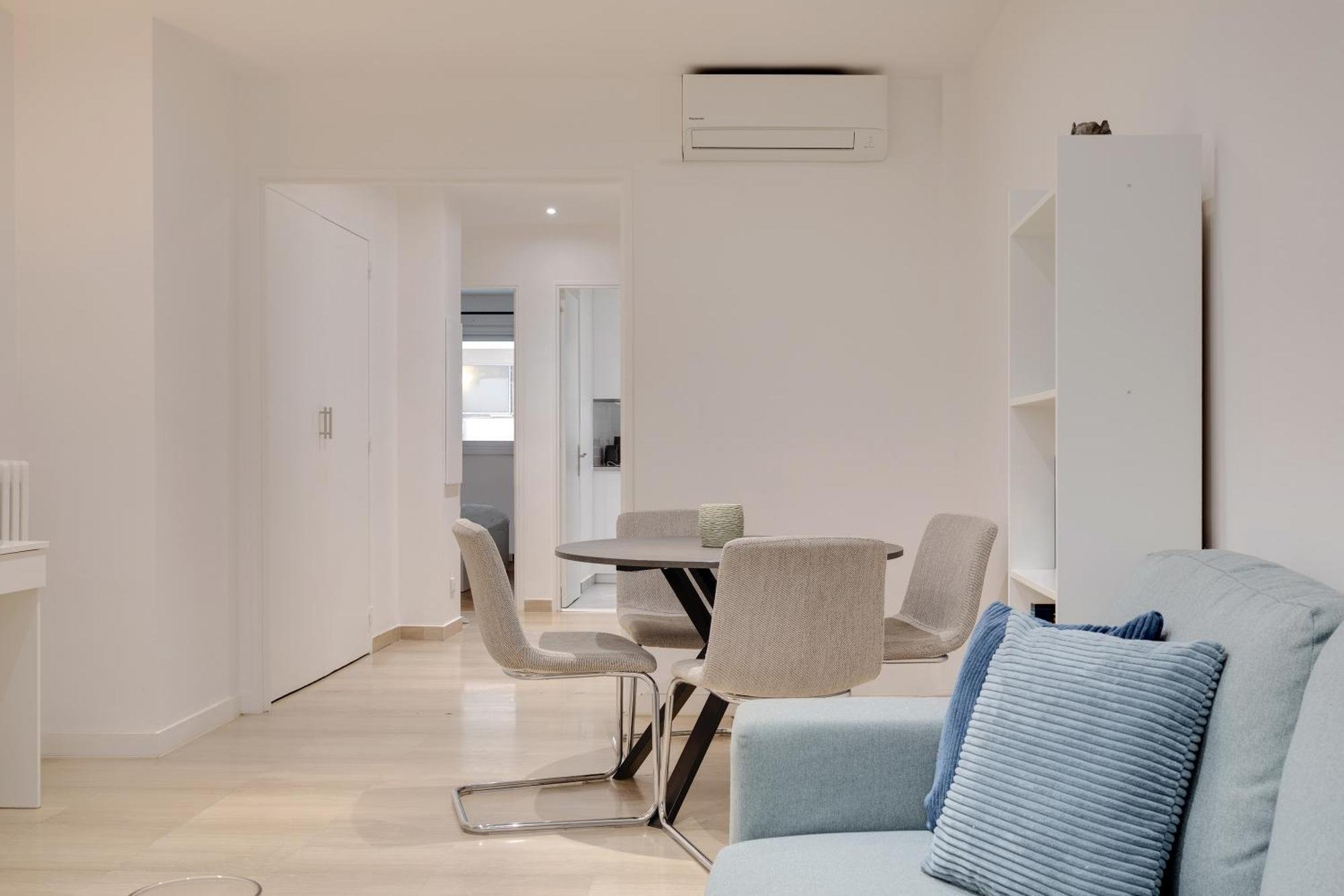 Newly Renovated Charming Downtown Apartment Antibes Dış mekan fotoğraf